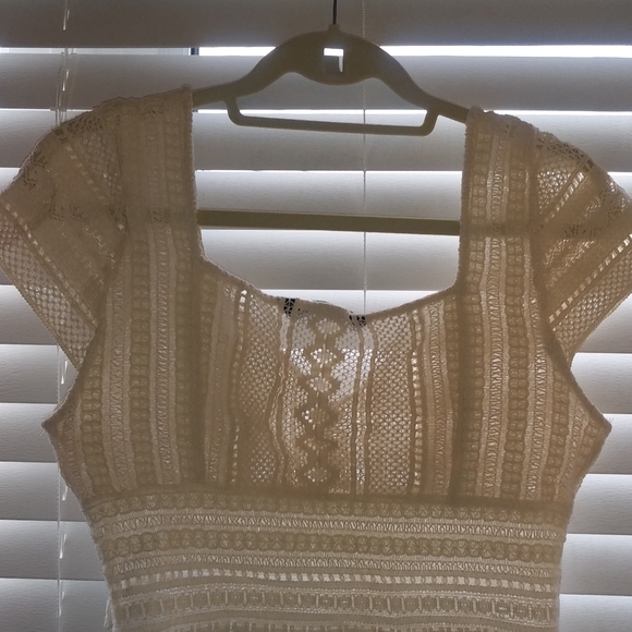 Knitted crop top with side zipper closure. - Picture 3 of 4